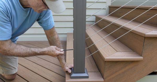 How To Tell When Your Wire Railing Needs To Be Replaced